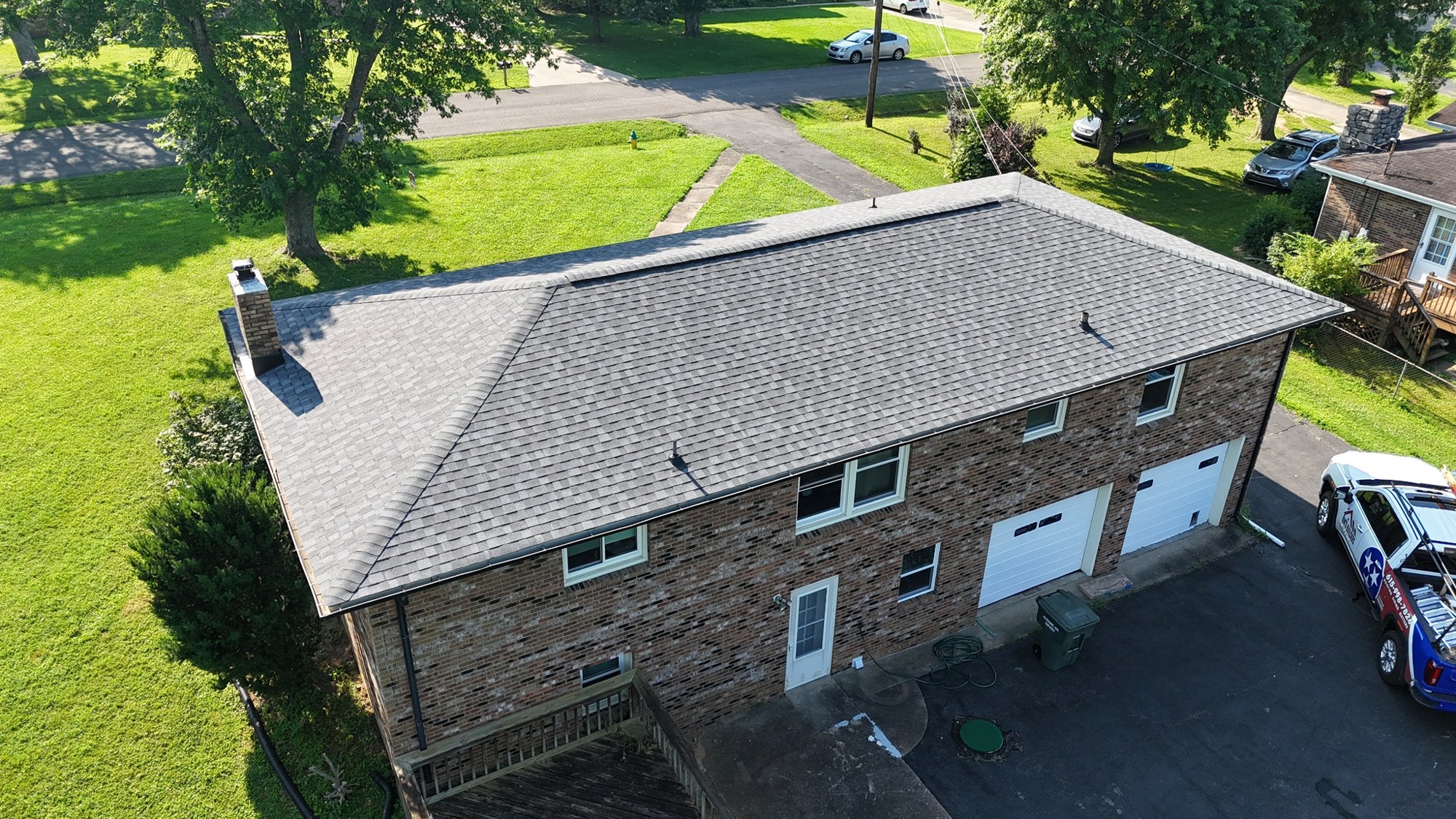 Completed architectural shingle roof — Brentwood area